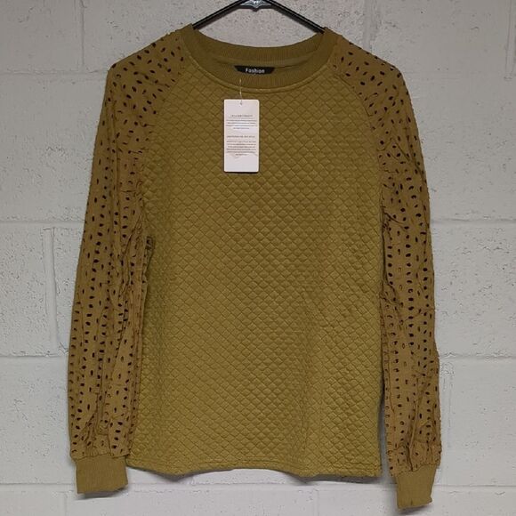 Source Unknown Tops - Eyelet Lace Sleeve Quilted Long Sleeve Top Crewneck Size Small NWT Cottagecore